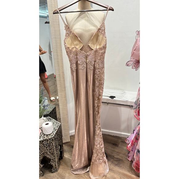 JVN by Jovani JVN2205 Embroidered Lace Fitted Evening Gown Blush/Nude Size 2 - Picture 7 of 9